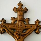 crucifix ancien en platre  doré
