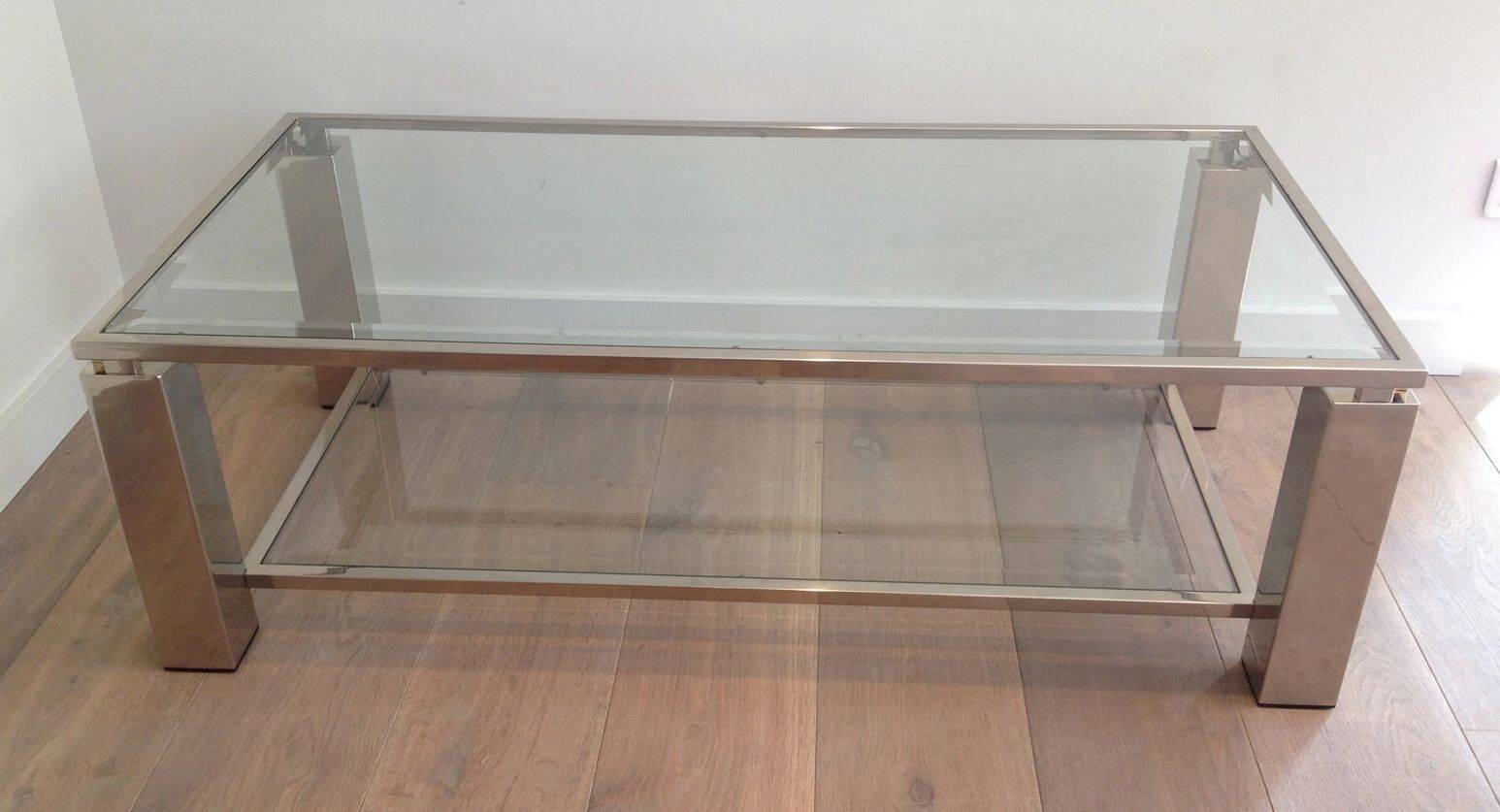 Table basse moderniste chromée. Travail français. Vers 1970