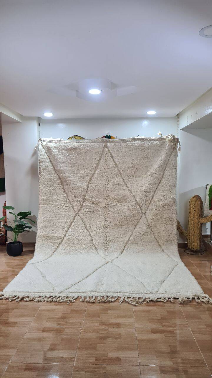 Handmade Moroccan Beni Ouarain Rug - Natural Ivory with Minimalist Diamond Pattern 300x200 cm