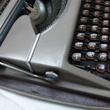 Gossen Tippa portable typewriter