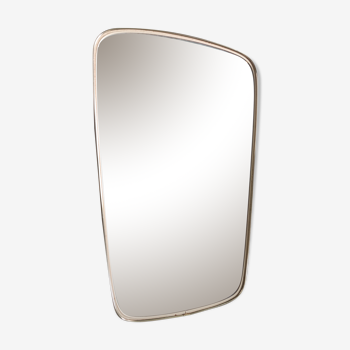 Asymmetrical mirror free-form rearview mirror