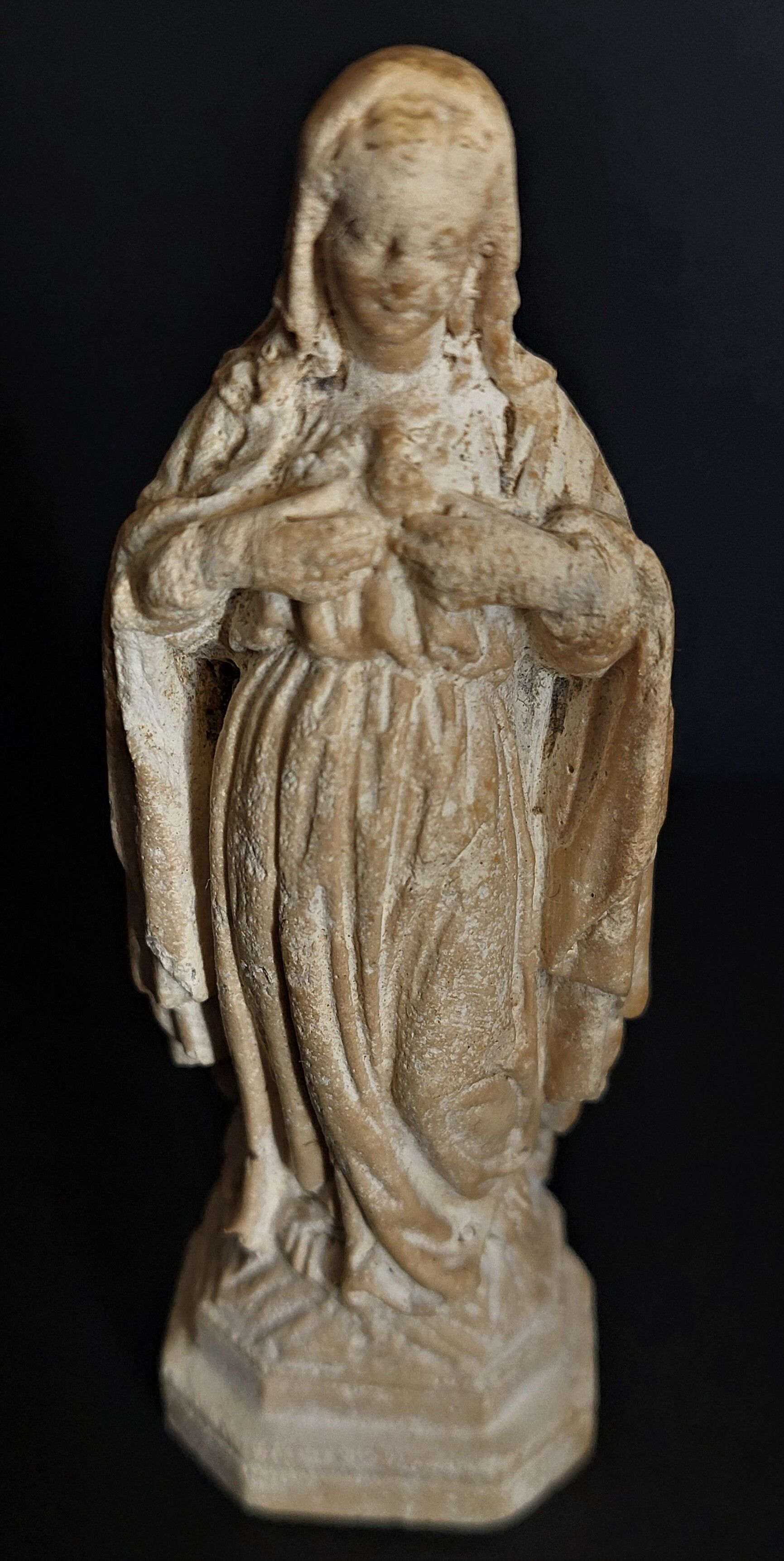 Religious statuette Holy Virgin Sacred Heart in plaster nineteenth century
