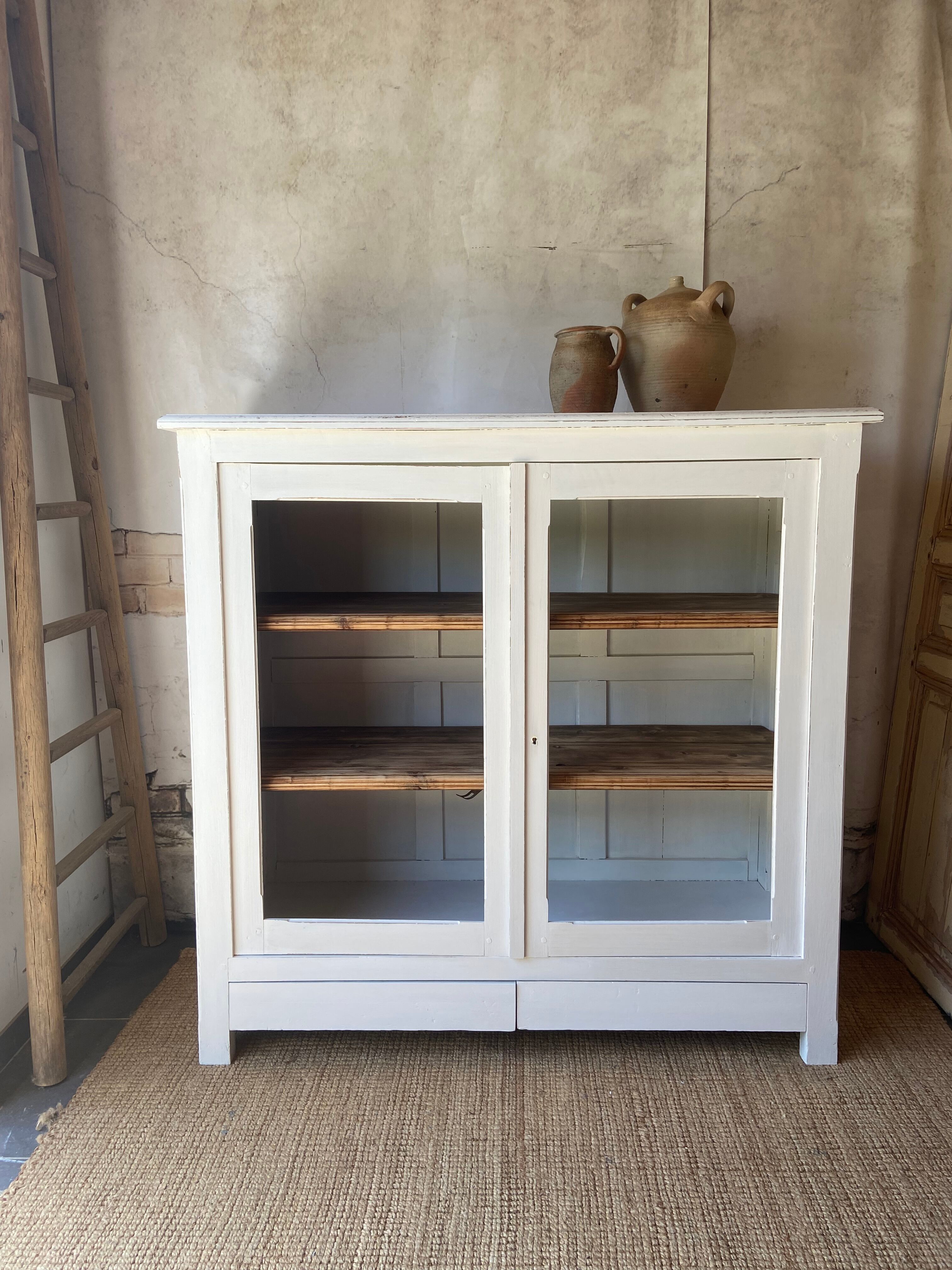 Buffet cupboard