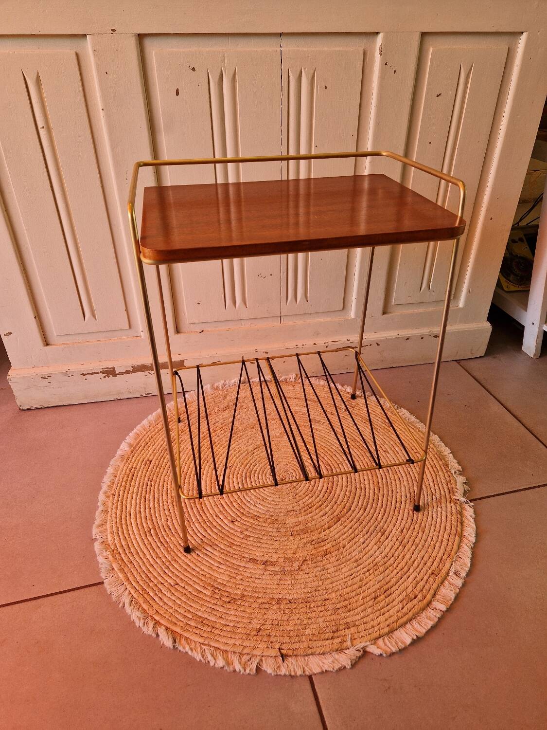 Side table in gold metal and scoubidou