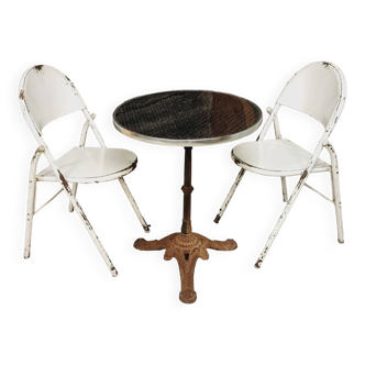 Ancien salon de bistrot salon de jardin table avec 2 chaises pliantes