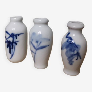 Set of 3 small vintage hand-painted Chinese porcelain vases