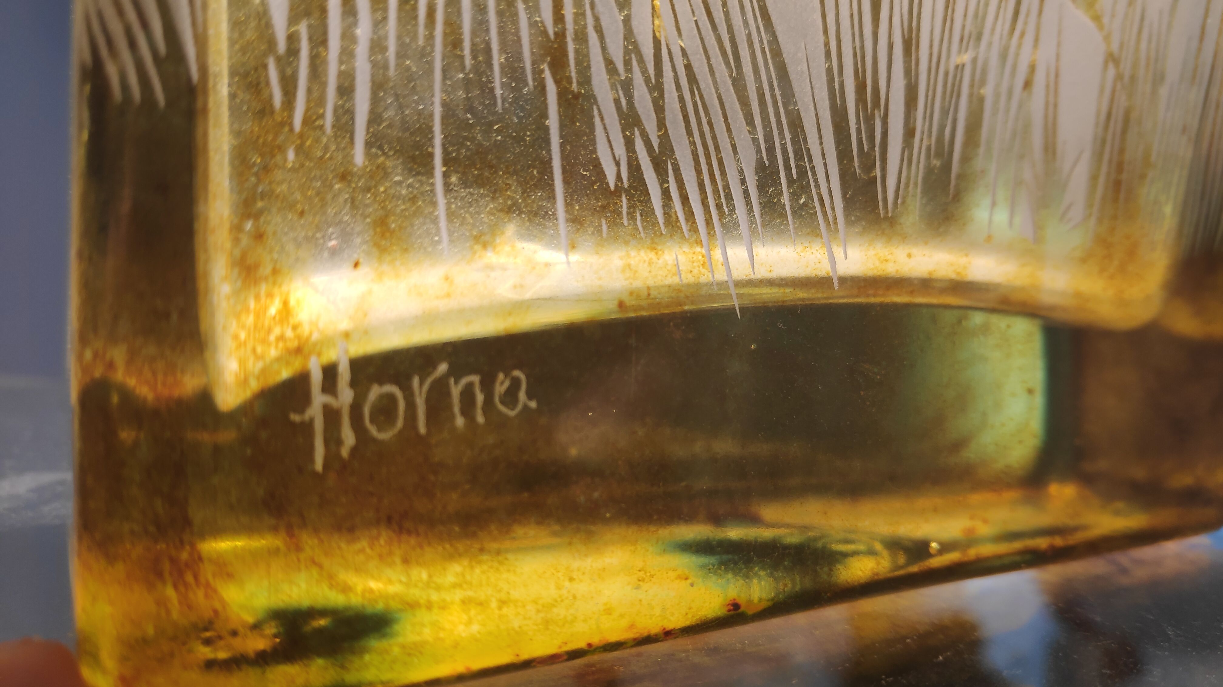 Vase signé Horna