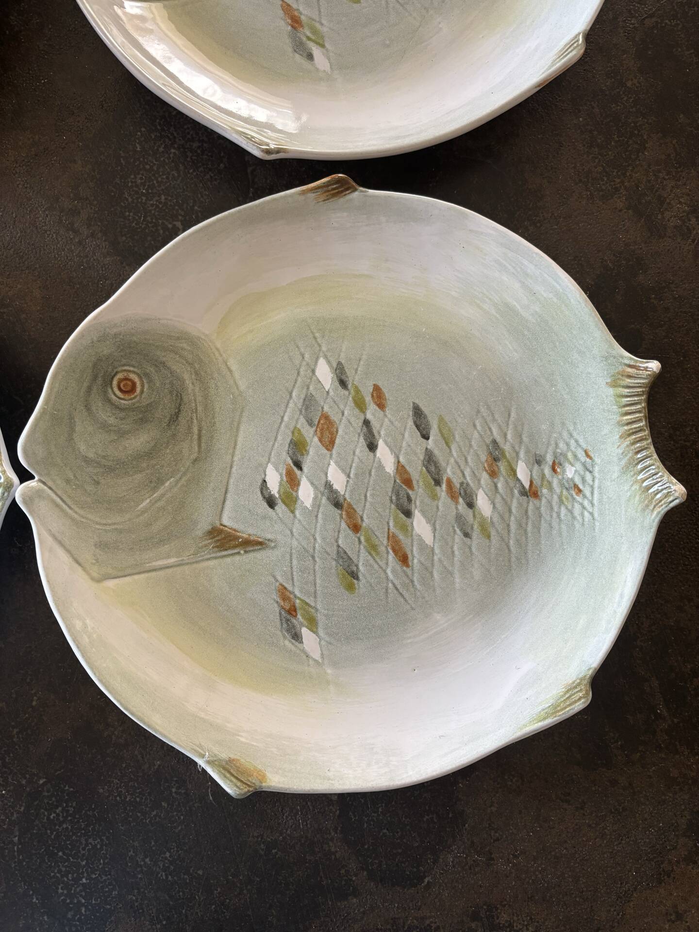 Fish plates signed Guillot - Vallauris