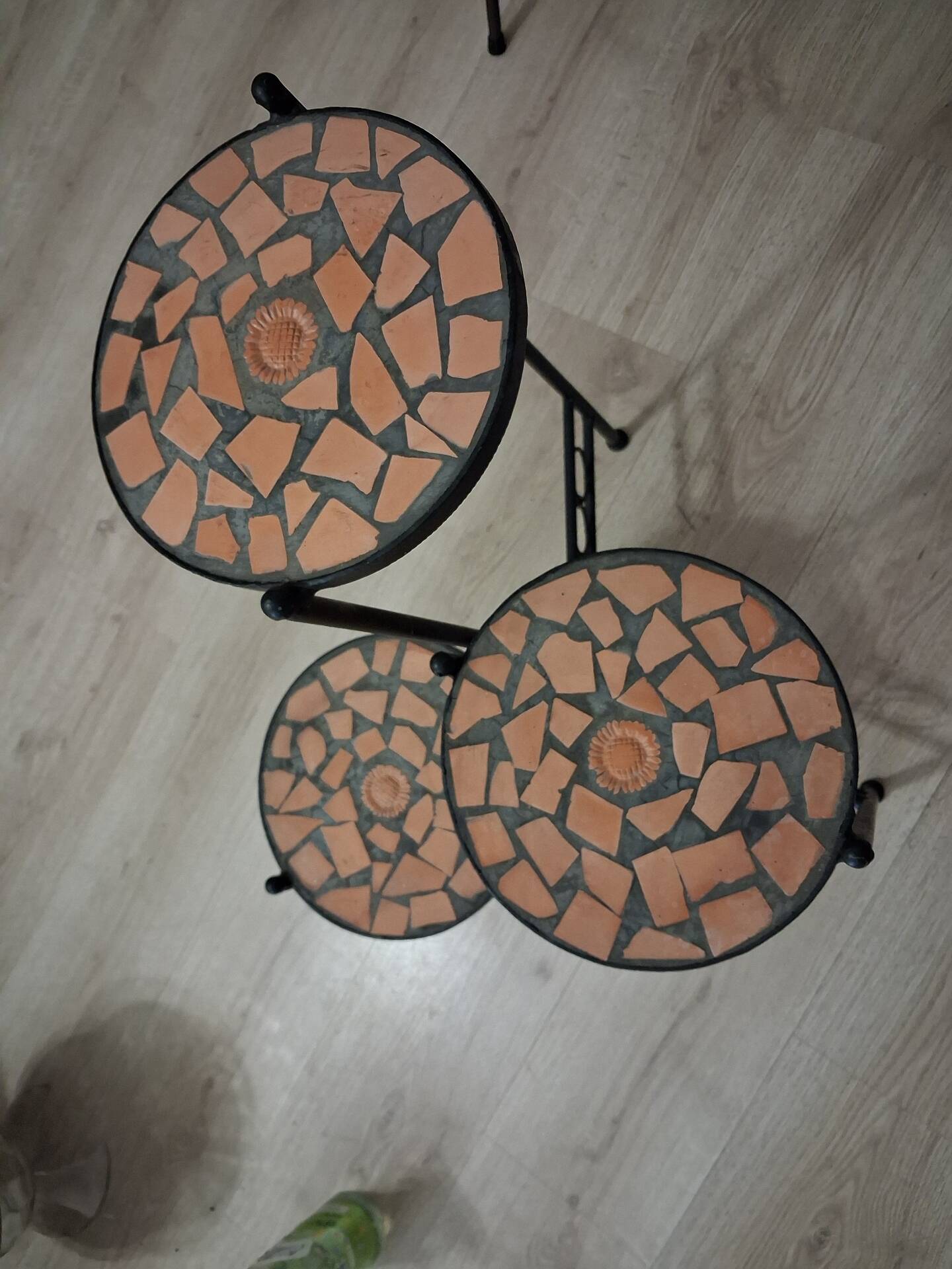 Corner plant stand