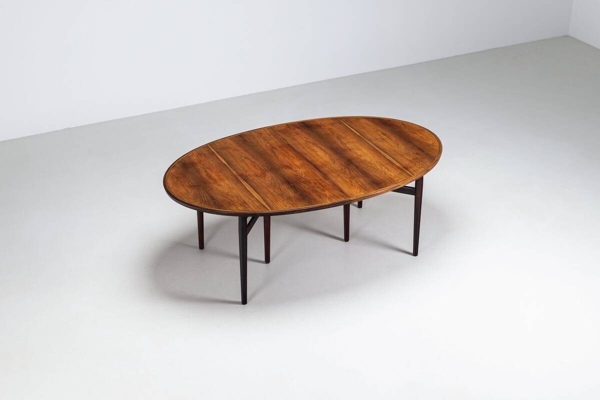 Arne Vodder oval dining table model 212 in rosewood Sibast Denmark 1960