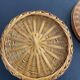 Round handmade basket in fine wicker and bamboo, diameter 19 cm.