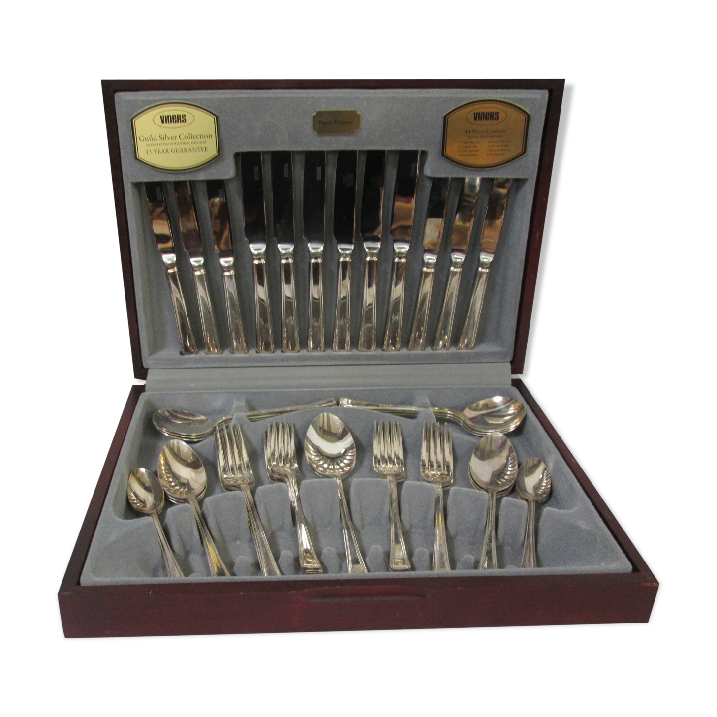 Ménagère anglaise 44 pièces en métal argenté