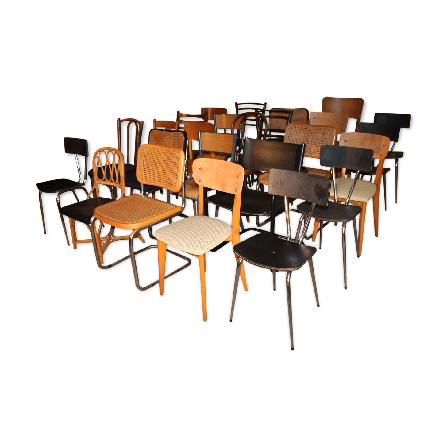 Lot of 25 chairs