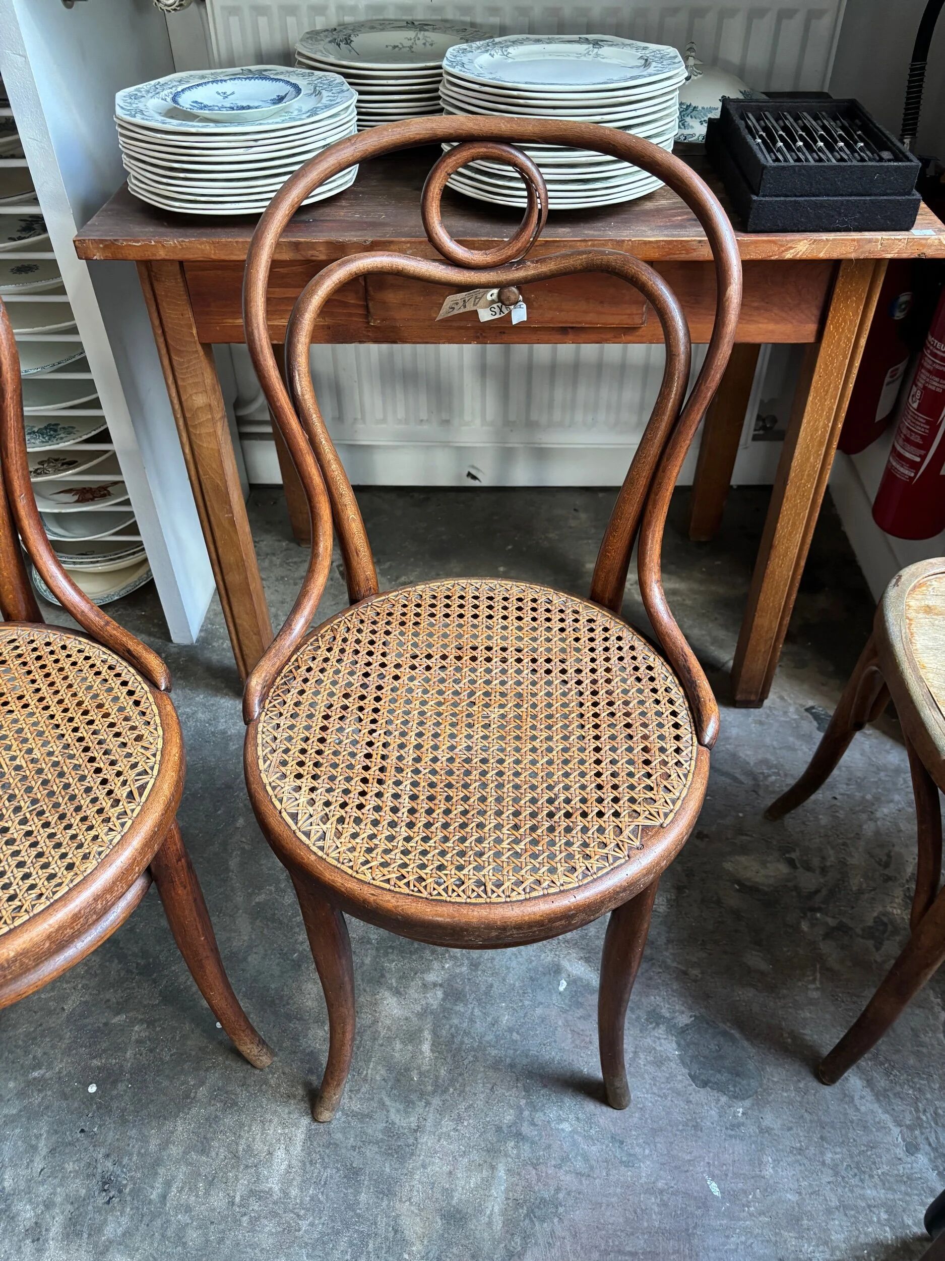 2 Thonet chairs no. 31 in bent beech and caning