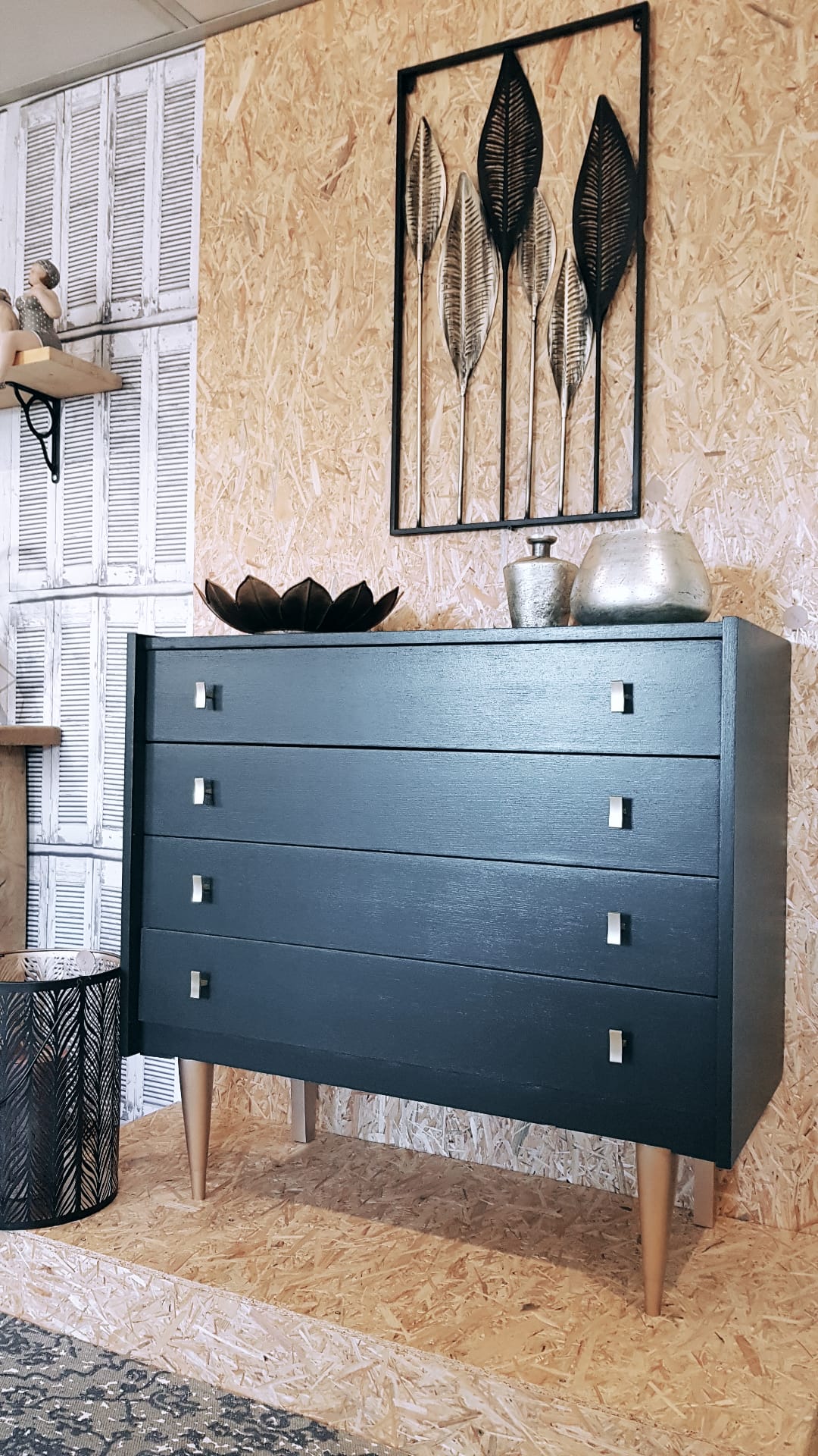 Vintage chest of drawers