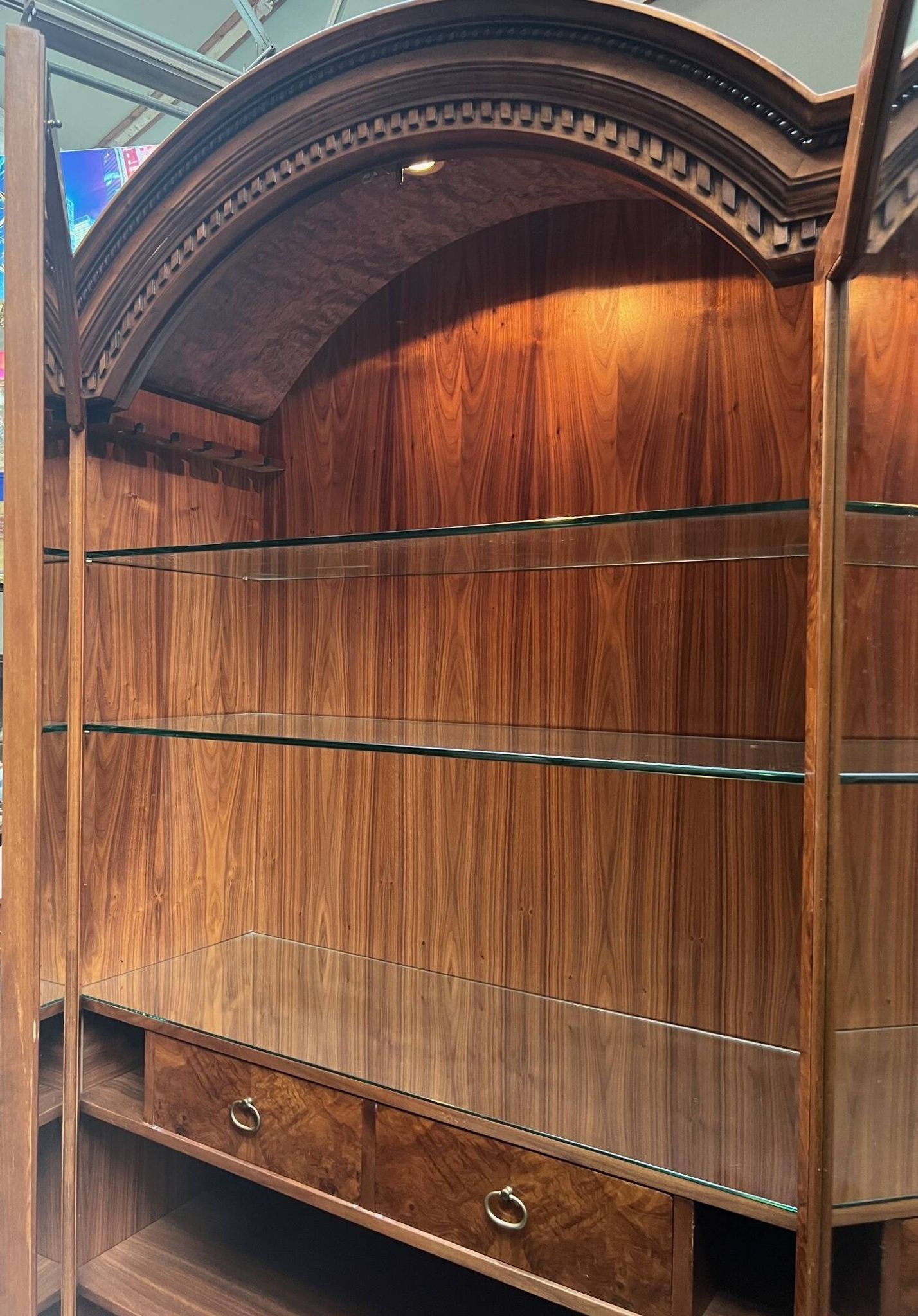 Francesco Molon. High-quality vintage bar furniture.