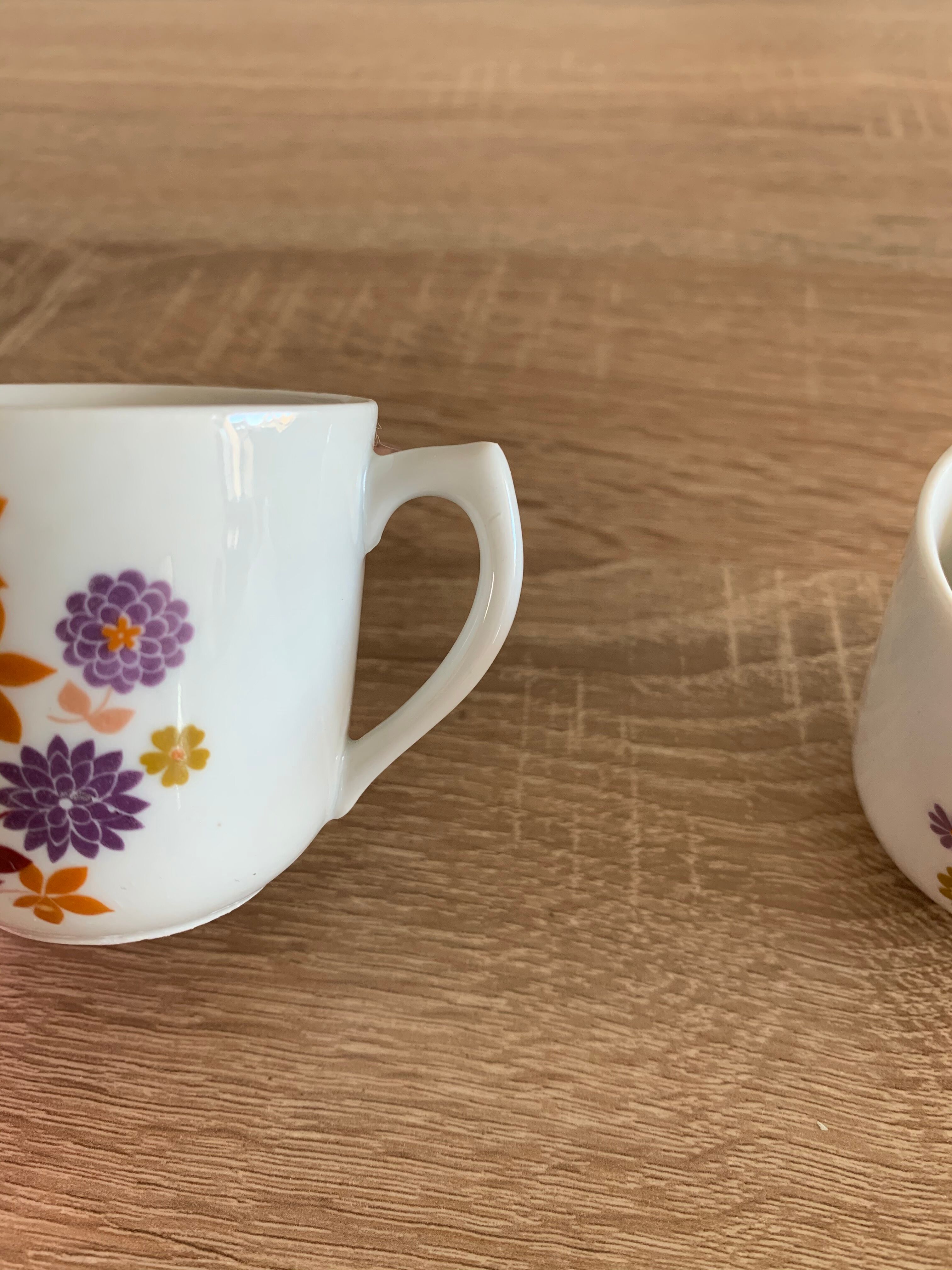lot 2 vintage cups CP France