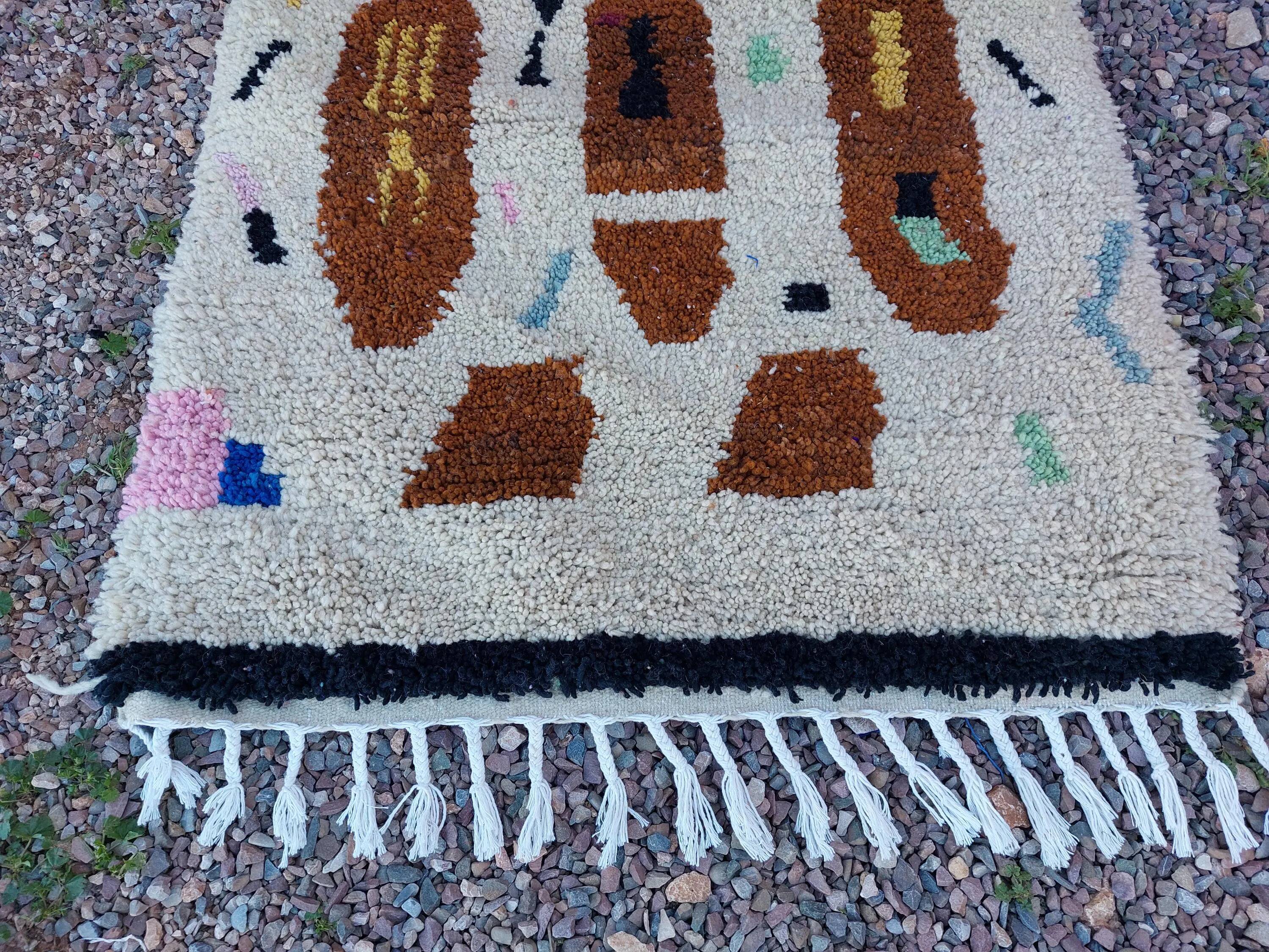 Moroccan handwoven wool rug, 250x150 cm, traditional style.