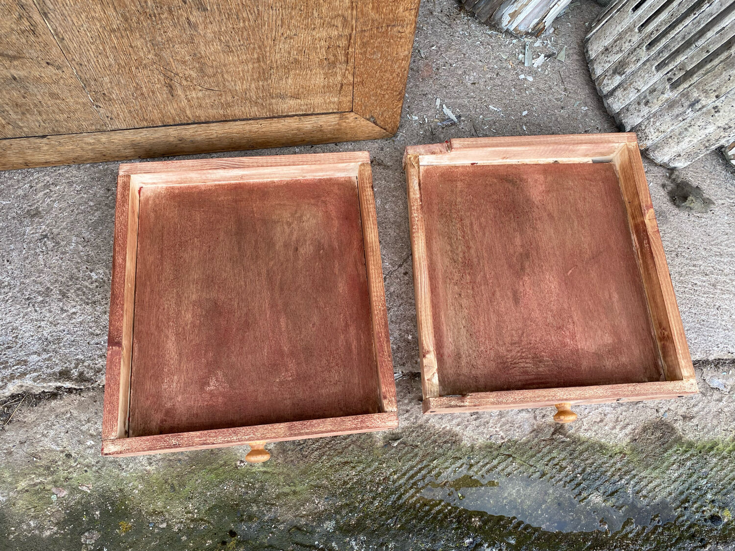 Table with 6 legs, furniture of trade