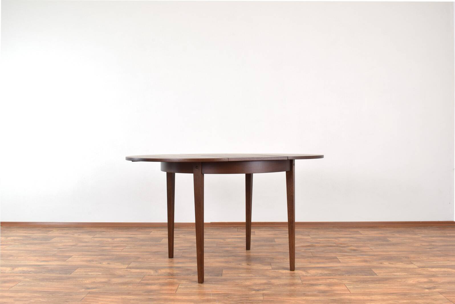 Table à manger extensible en chêne polonais du milieu du siècle, années 1960.