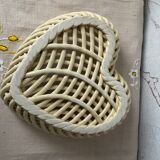 Set of 3 vintage beige heart-shaped woven porcelain nesting baskets