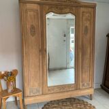 Mirror cabinet