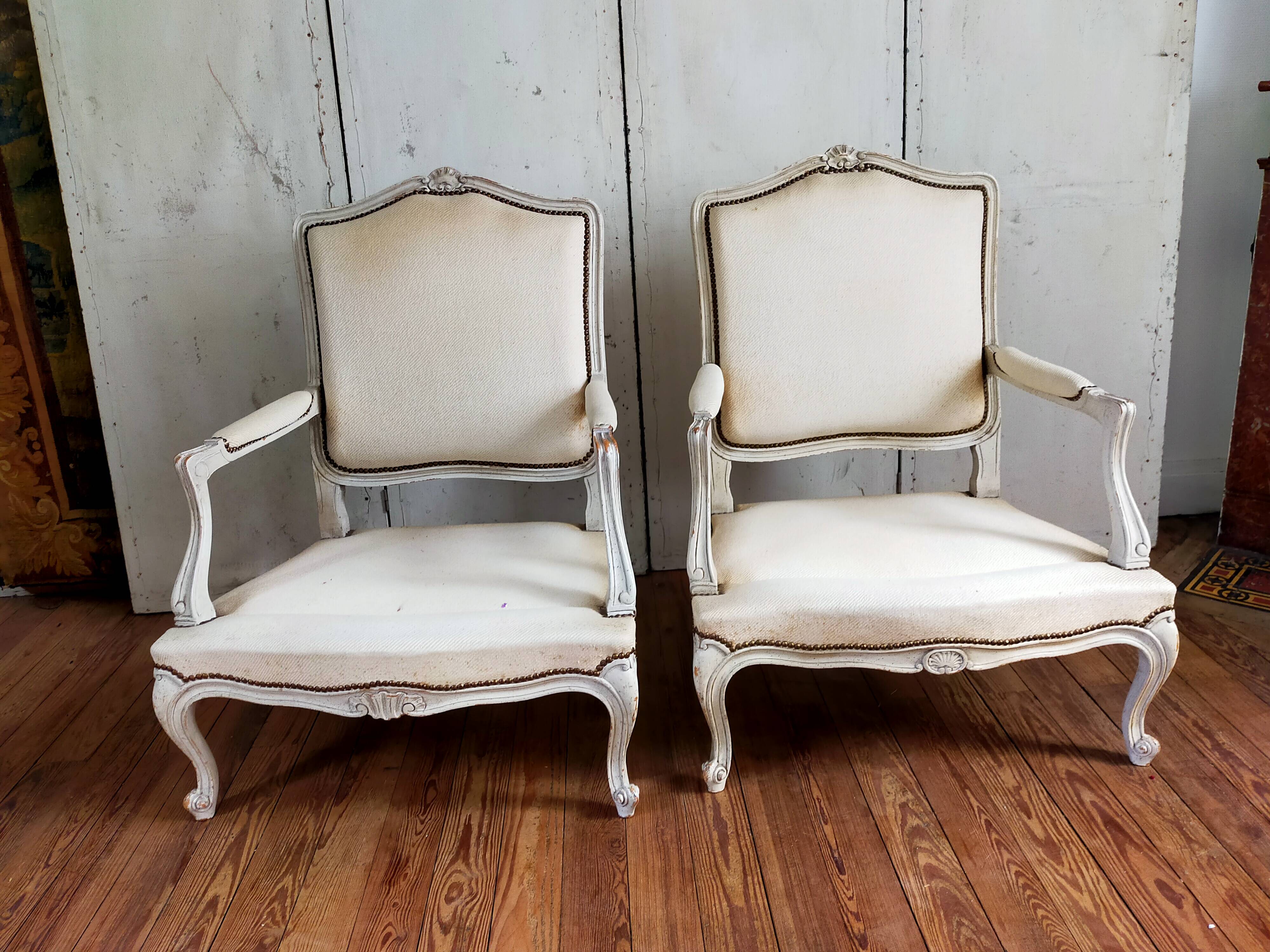 Paire de bergères de style Louis XV