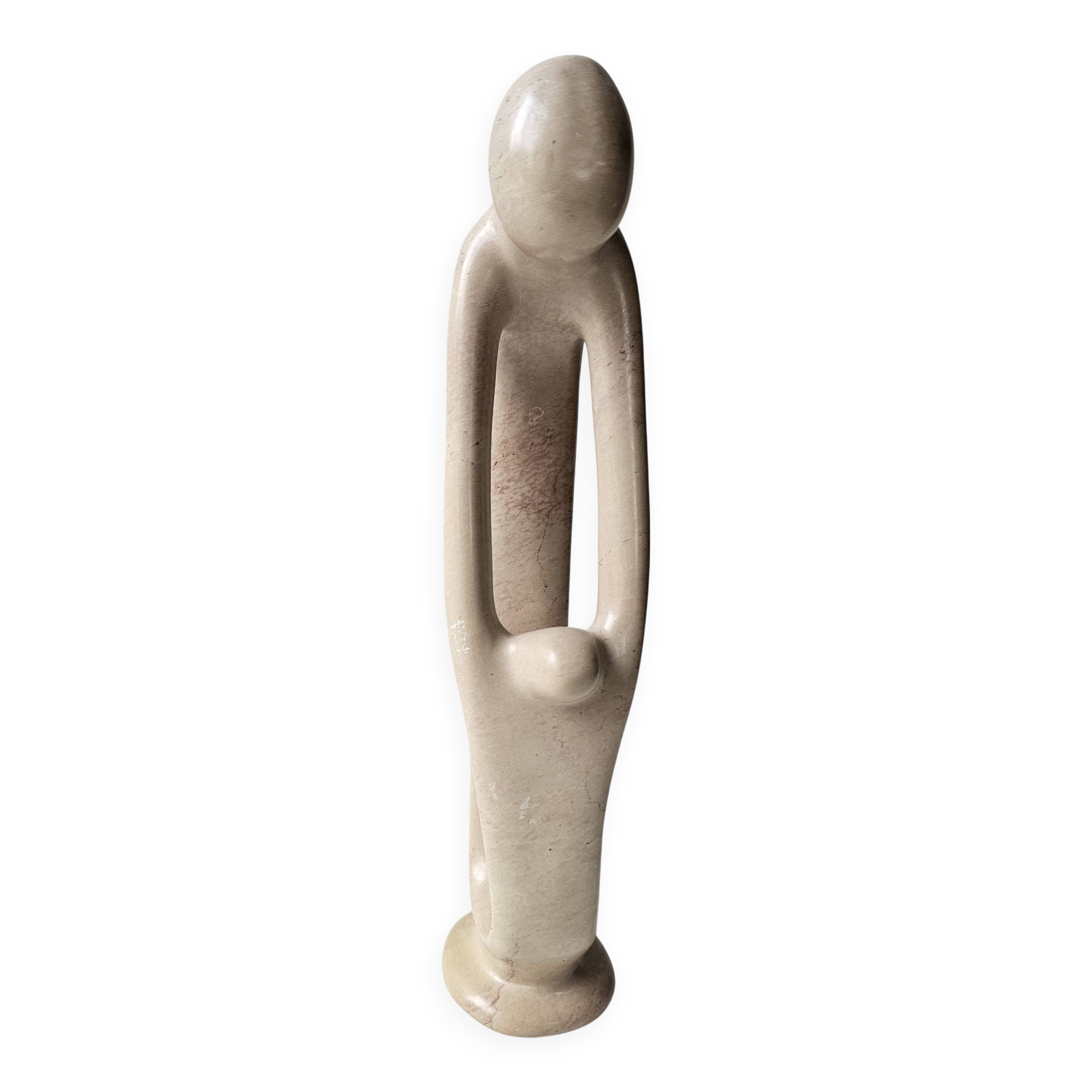 Sculpture en pierre de savon, parentalité femme et enfant