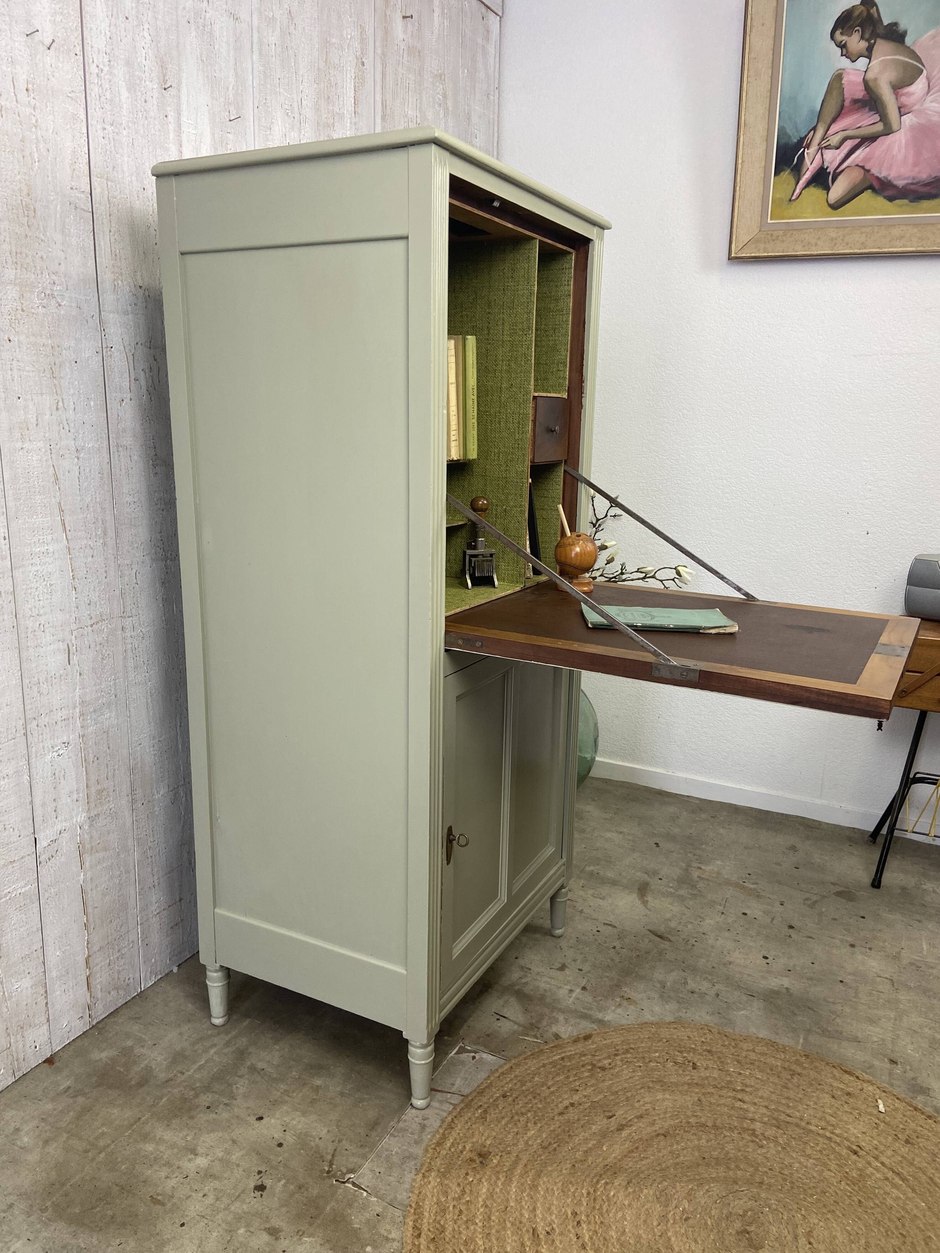 Secretary from the 1950s