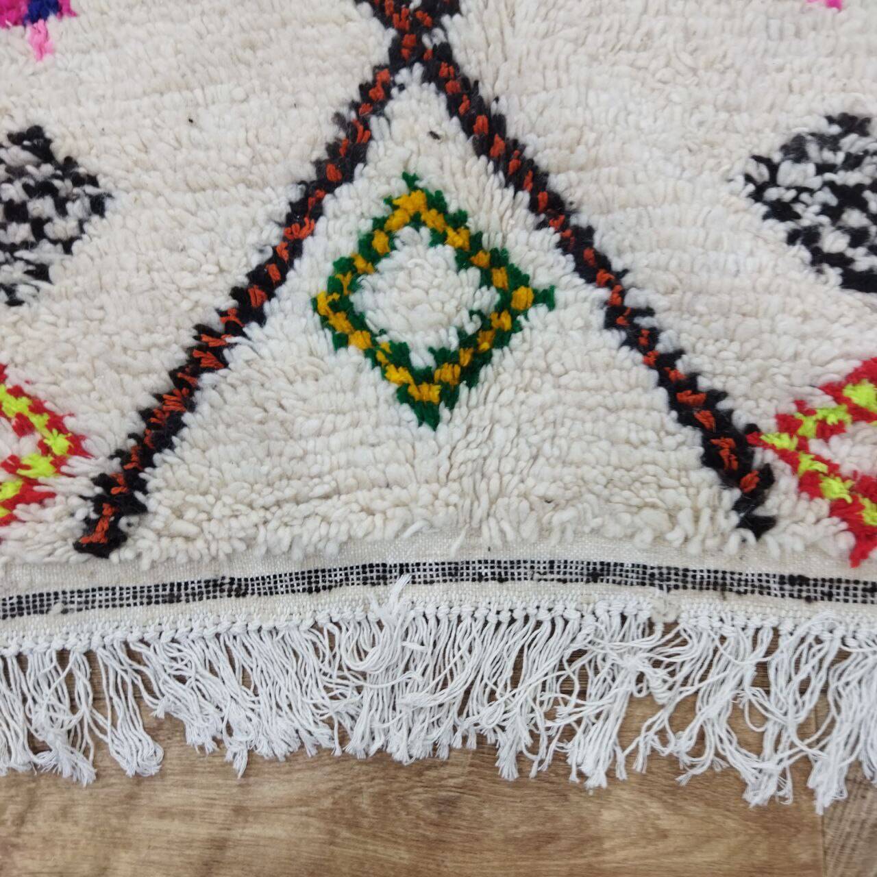 Azilal Berber rug in handmade wool 250 X 140 CM