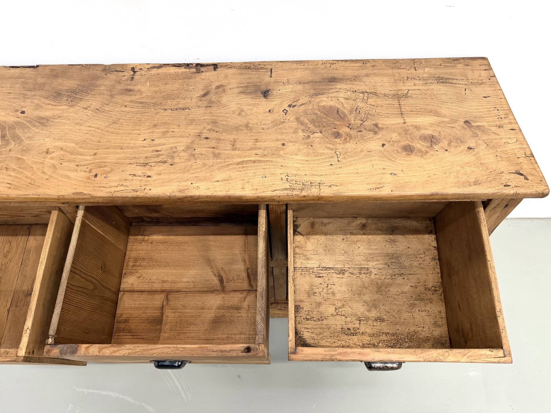 Six-drawer workshop cabinet