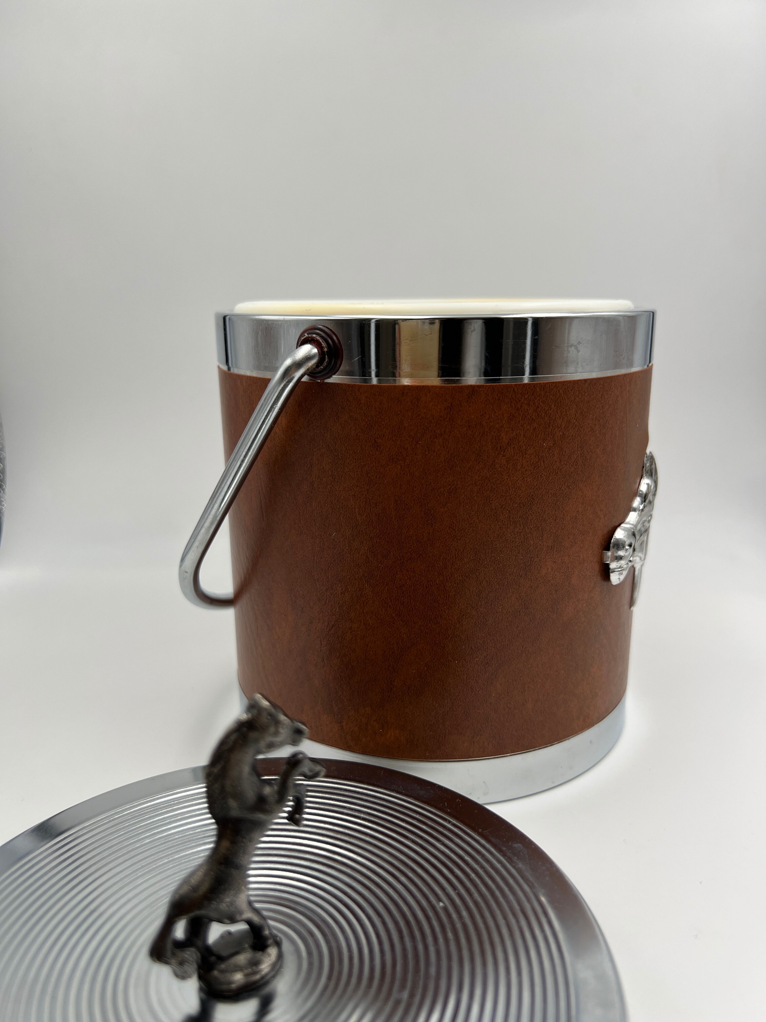 Horse ice bucket