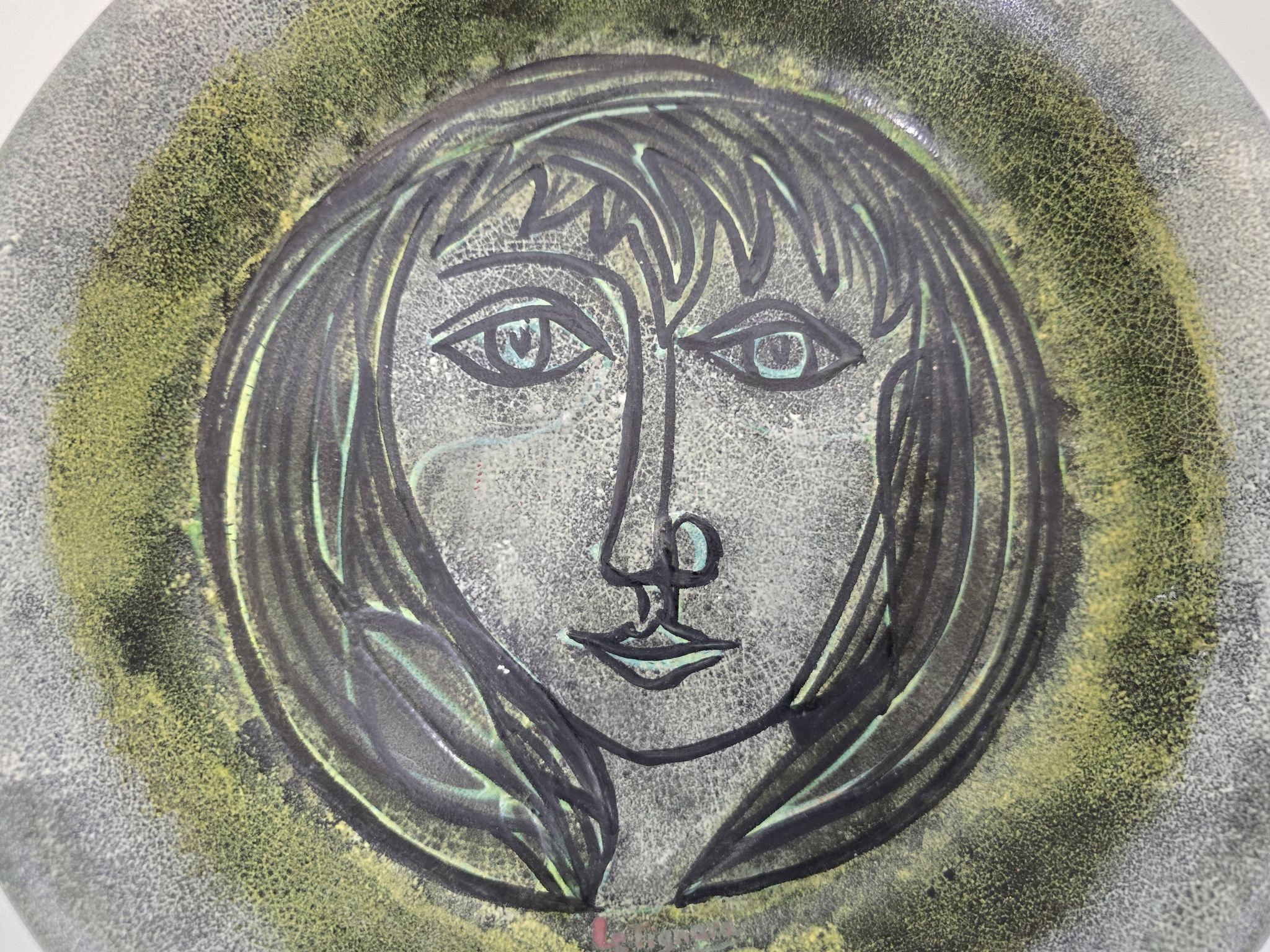 Decorative dish with a woman's face signed Le Tignard – Accolay, France 1970
