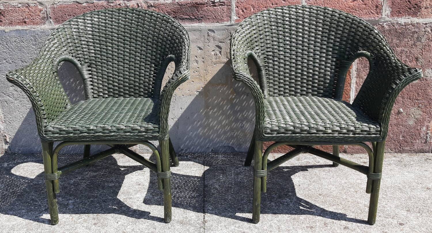 Salon de jardin complet en rotin. (Sofa, fauteuils x 2, table basse)