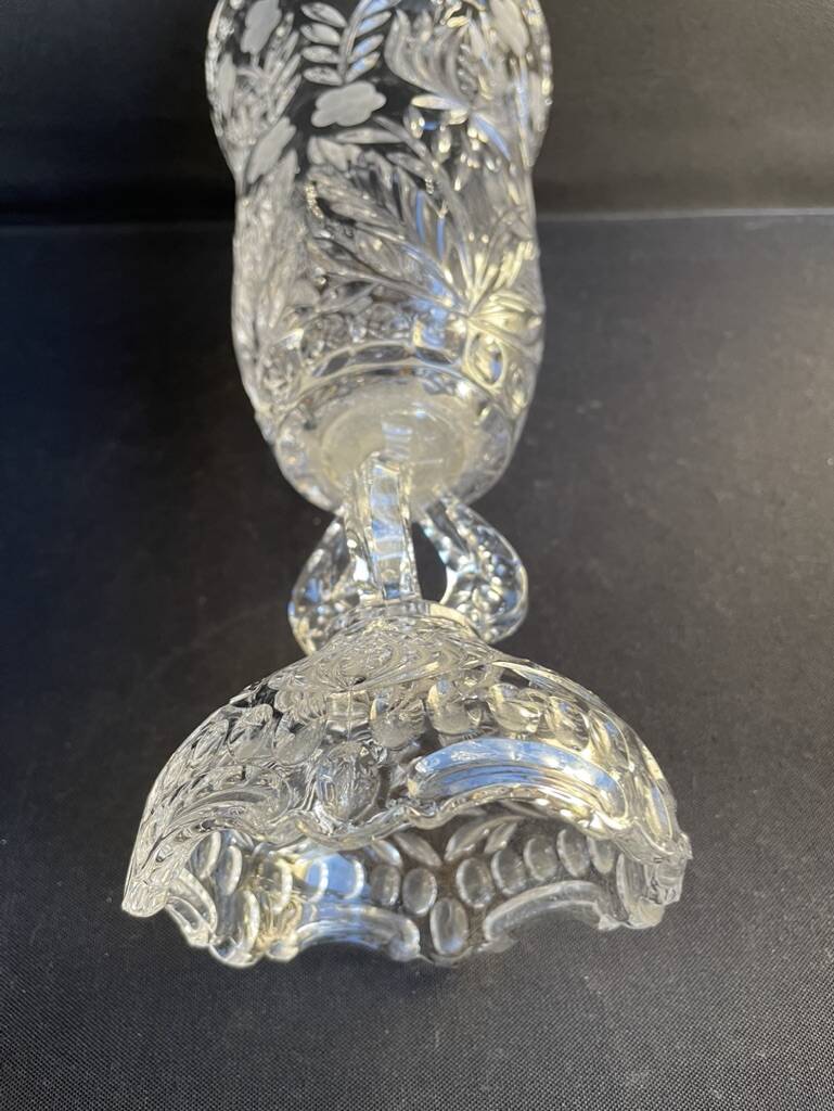 Polished and frosted molded crystal vase – Mid-20th century