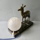 Lampe Art Deco avec une biche et son globe en verre d'origine
