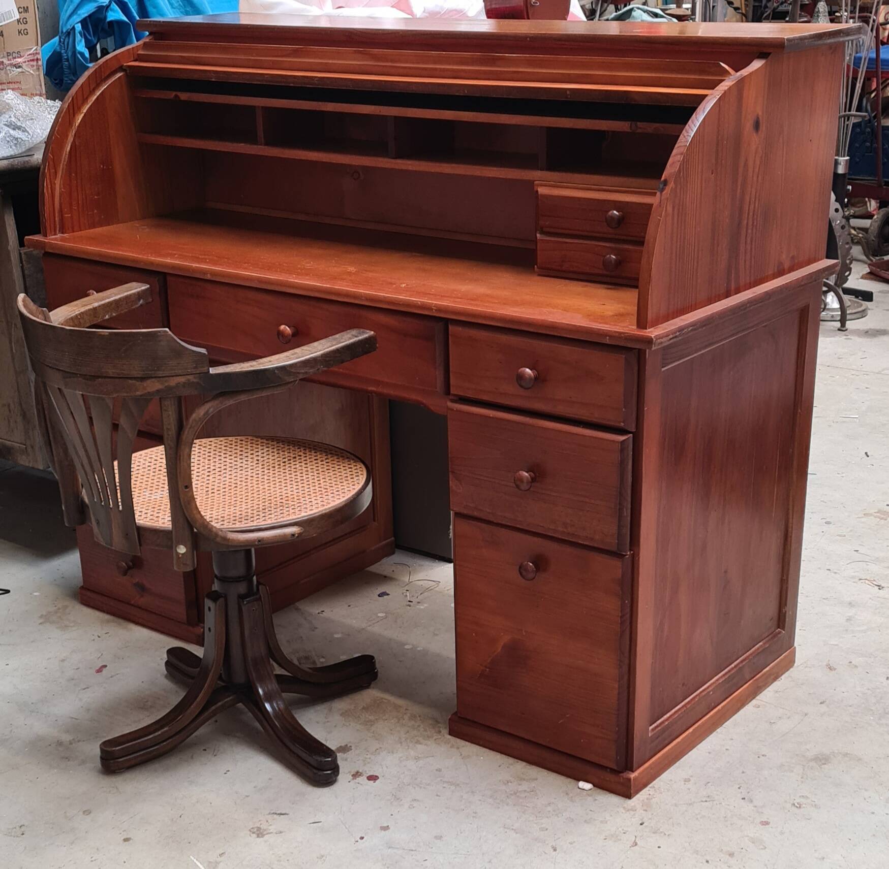 American cylinder desk or Roll Top Desk, solid pine, 10 drawers, good condition 140x60