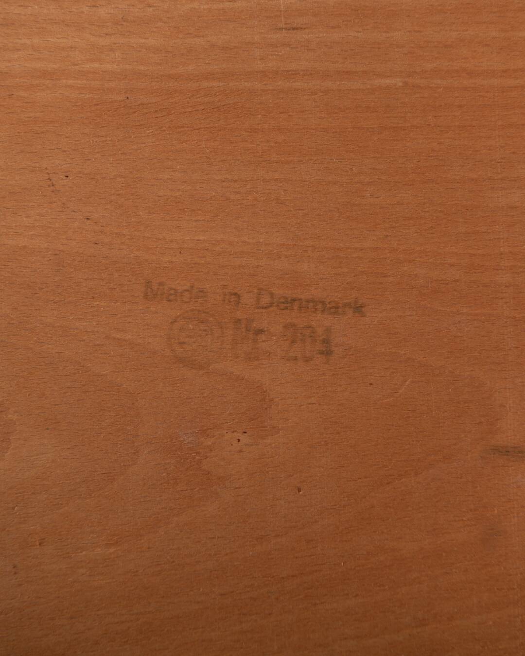 Ensemble de 6 chaises de salle à manger danoises des années 50 · Teck et Skai noir