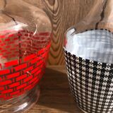 Lot of 2 carafe screen print year 50.