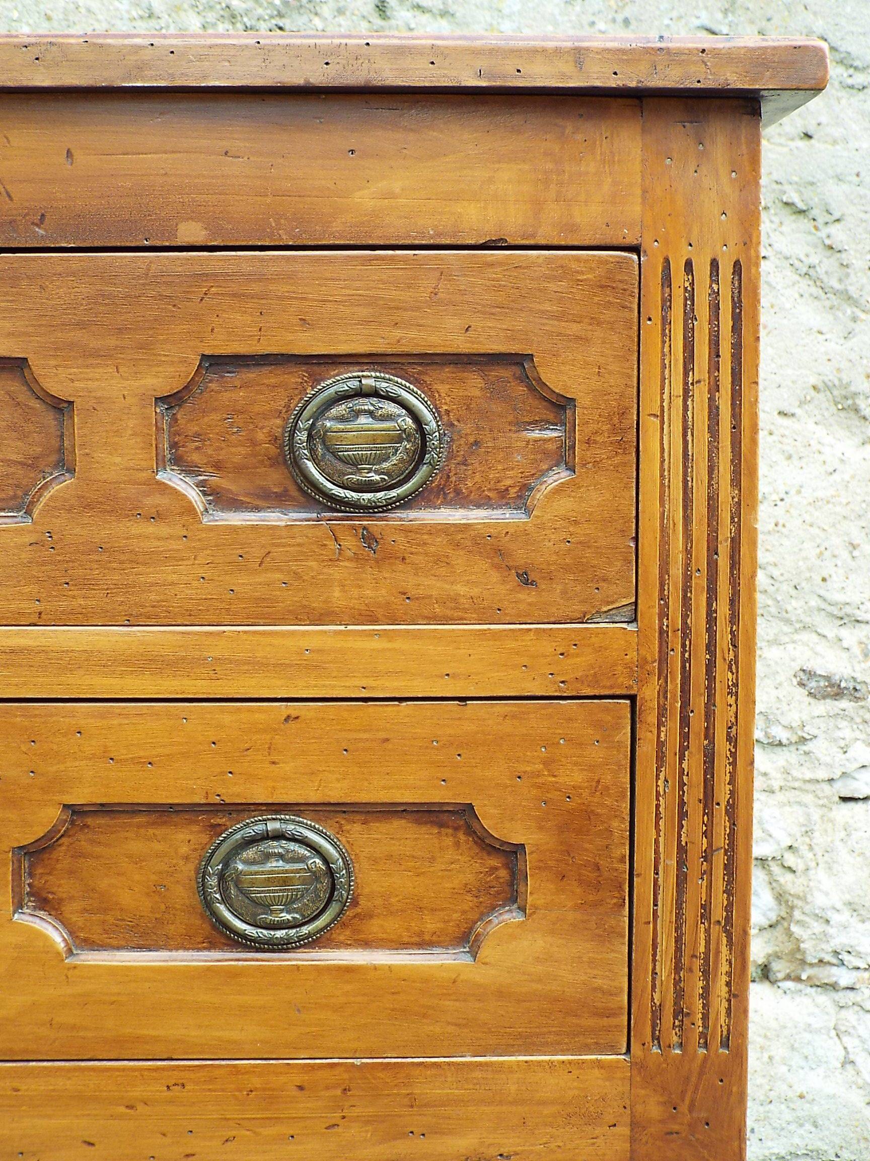 Louis XVI style 2-drawer saute chest of drawers