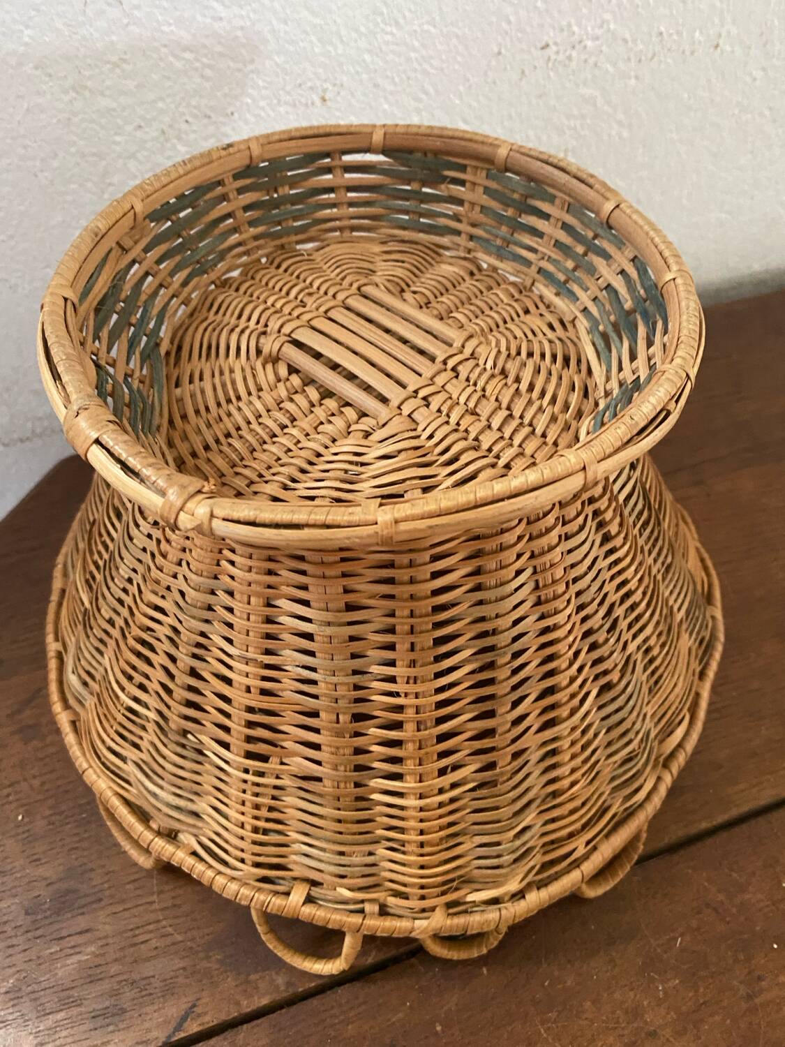 Corbeille osier vintage .
