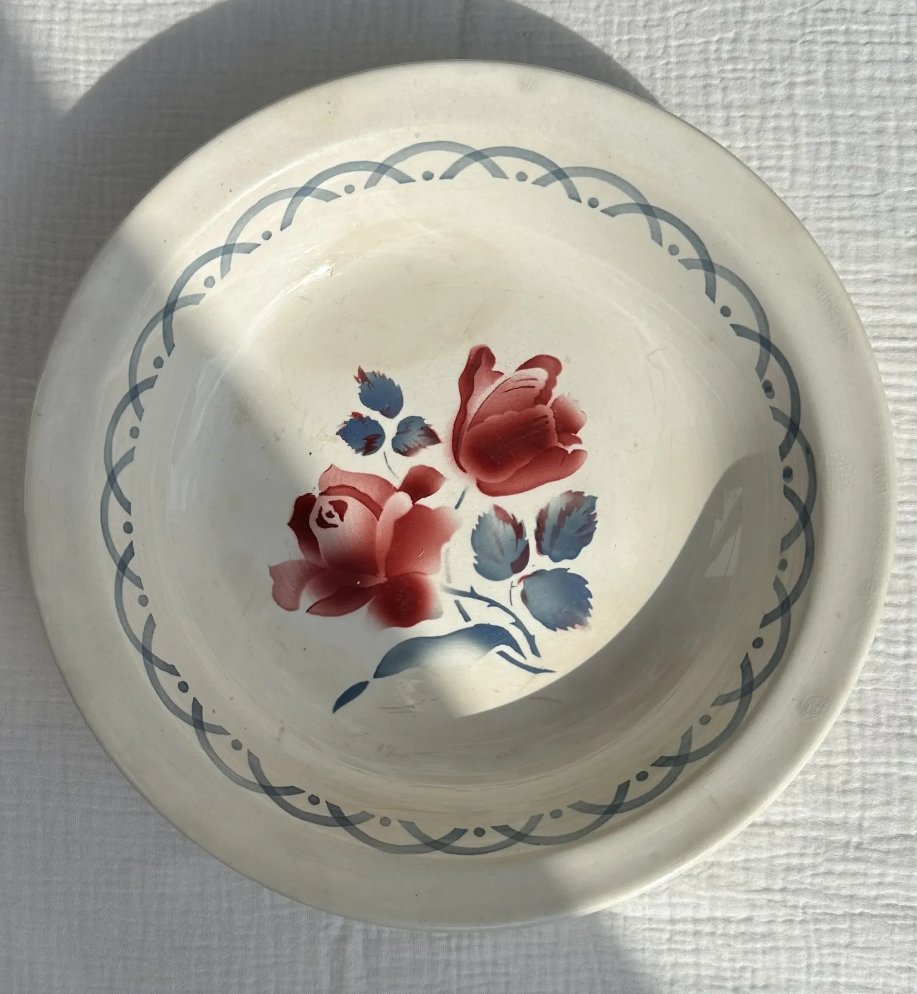 Plat creux en faïence Digoin Sarreguemines, modèle « Cannes »
