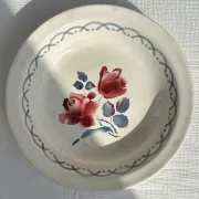 Plat creux en faïence Digoin Sarreguemines, modèle « Cannes »