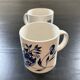 Paire de mugs décor floral bleu