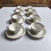 Set of 8 vintage cups with saucers Gien daisies.