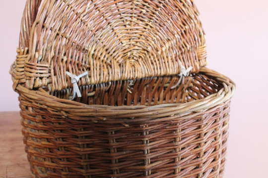 Large unique old French basket in rattan with handmade compartments of artisanal manufacture