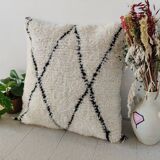 Moroccan cushion in black and white wool 55x55cm