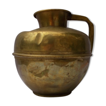 Brass pot