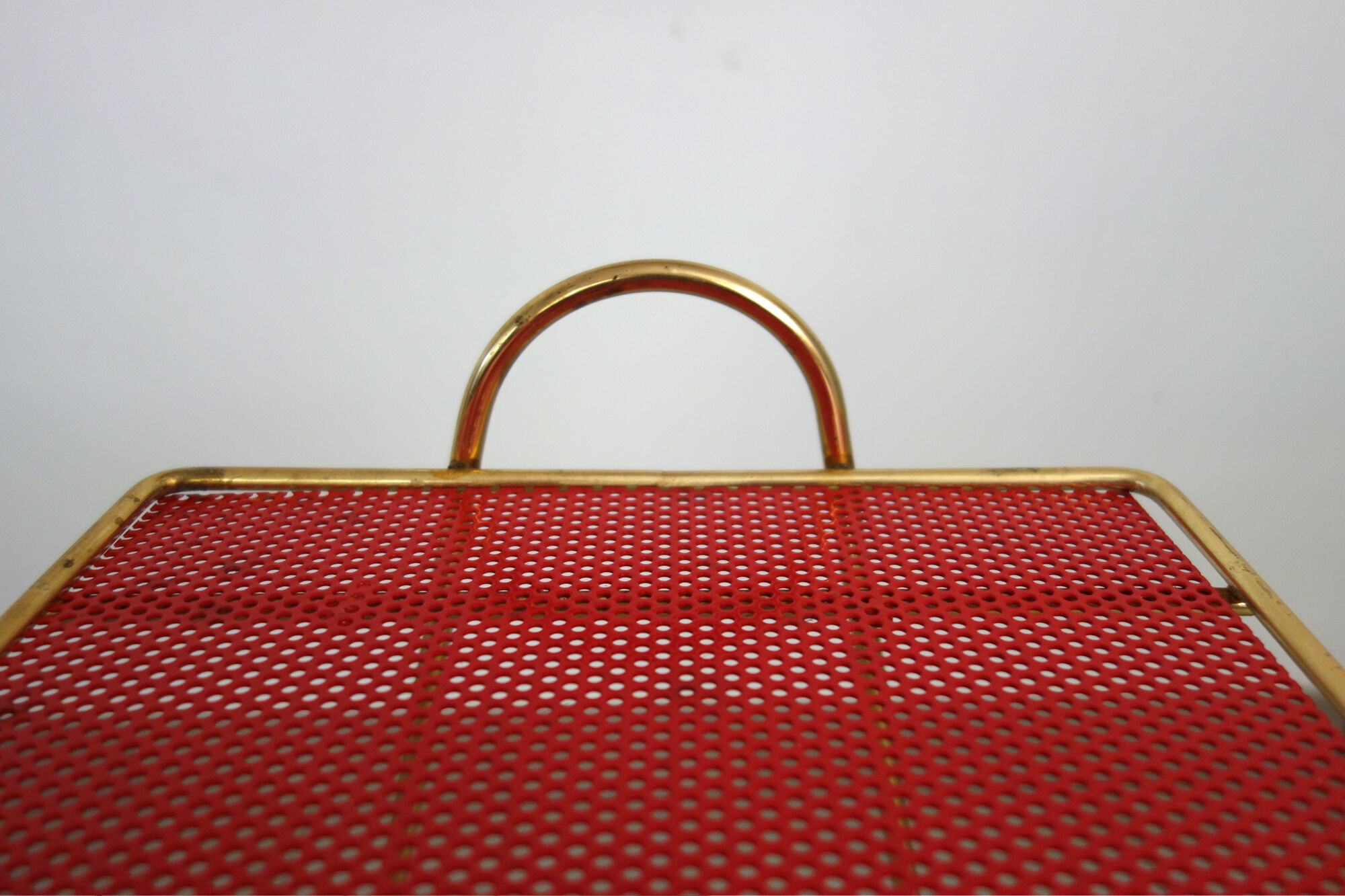 Pedestal table review holders of the 50s and 60s