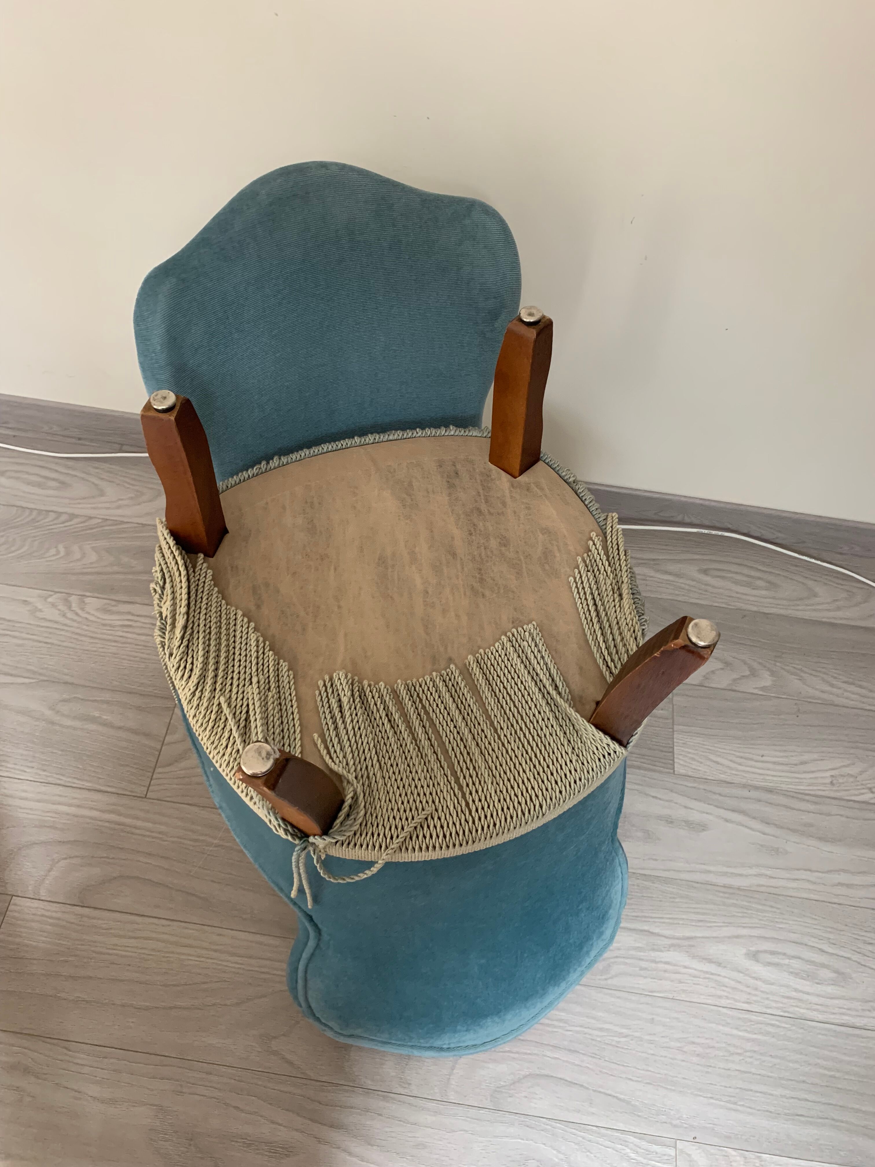 Paire de fauteuils crapaud velours bleu 1970